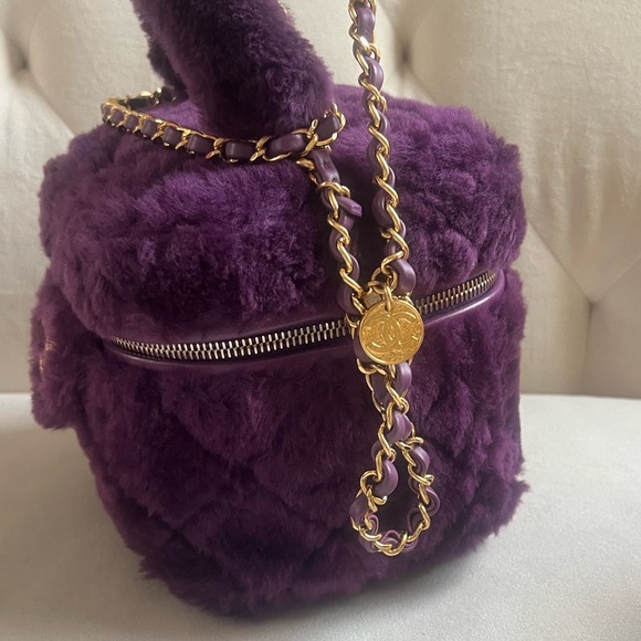 Chanel Shearling Lambskin Top Handel Vanity Bag - Picture 8 of 16